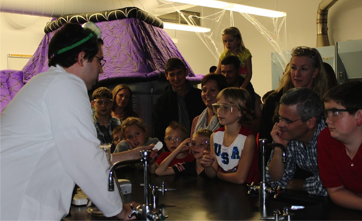 Children+watch+an+experiment+at+the+2014+Haunted+Lab.+The+event+sponsored+by+the+Chemistry+Club+and+Enverinomental+Club+will+welcome+area+children+to+campus+to+see+fun+science+experiments+on+Monday%2C+Oct.+26.